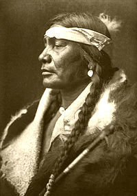 200px-Edward_S__Curtis_Collection_People_013.jpg